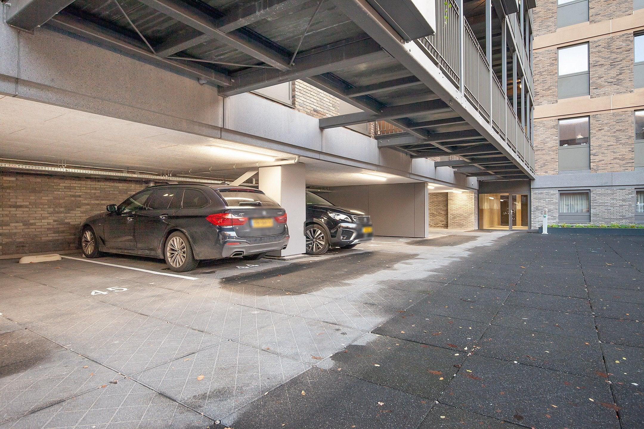Appartement te huur: Mathenesserlaan 323F, Rotterdam